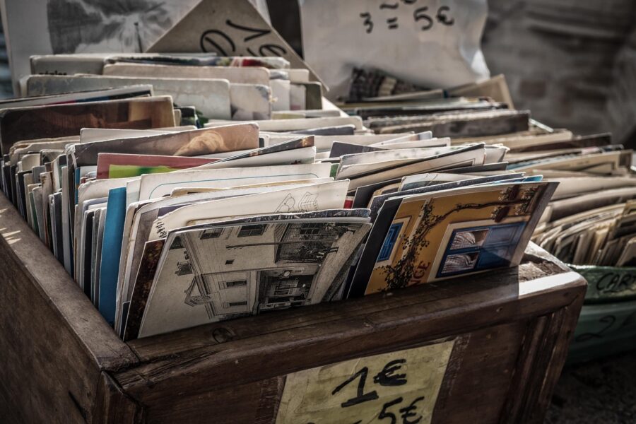 découvrez le marché aux puces de nantes : un lieu incontournable pour chiner des objets vintage, des antiquités et des trésors uniques au cœur de la ville.