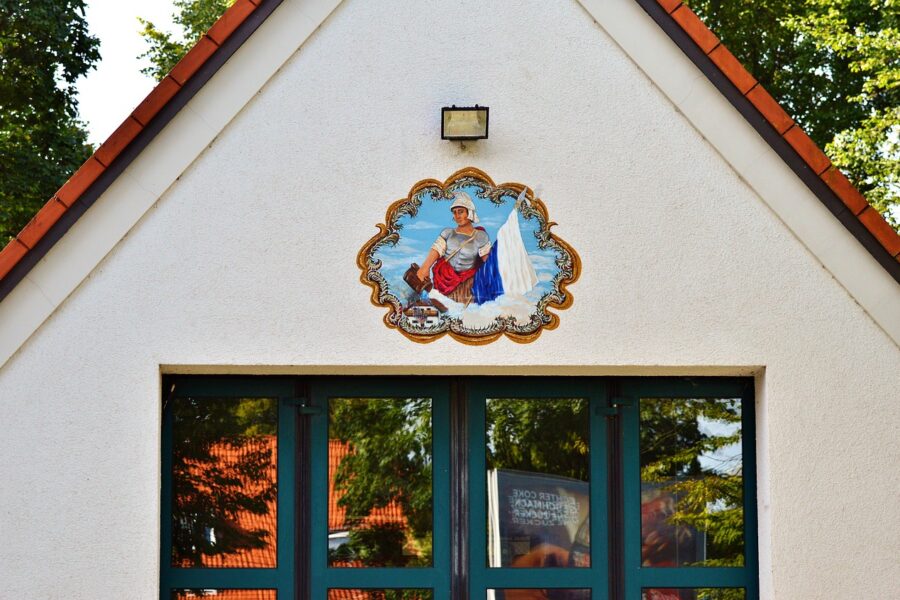 découvrez les causes, les précautions et les mesures d'urgence en cas d'incendie domestique pour protéger votre maison et votre famille.