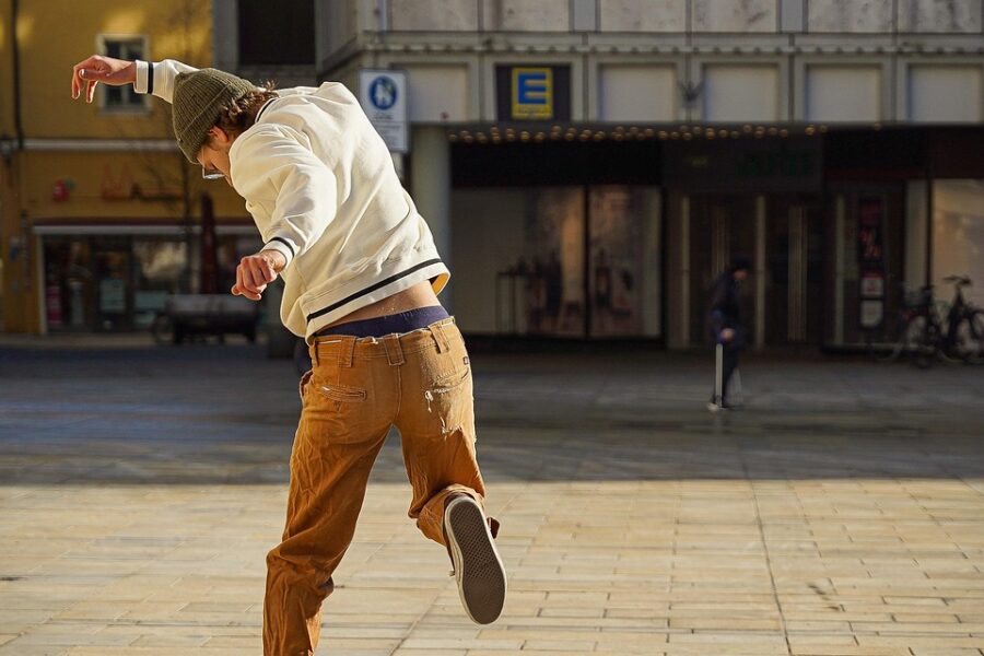 découvrez les bestsellers jeunesse : les livres incontournables et les coups de cœur des jeunes lecteurs pour tous les âges.