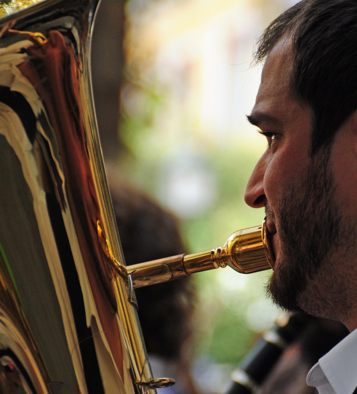 découvrez l'art de la performance de rue : spectacles vivants, musique, danse et animations captivantes qui animent les espaces publics et émerveillent les passants.