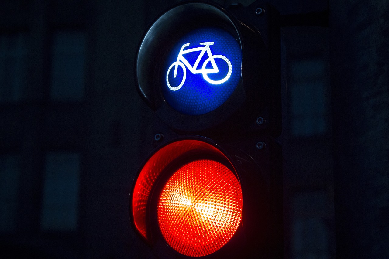 découvrez tout sur les contraventions liées au trafic routier : types d'amendes, montants, procédures de paiement et conseils pour éviter les infractions au code de la route.